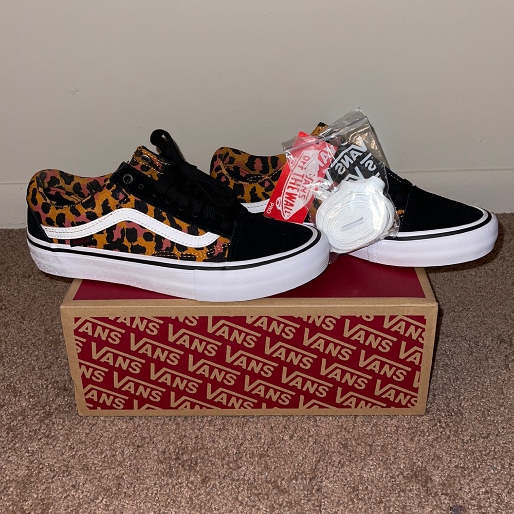 NEW WITH TAGS Vans Old Skool Pro (Punk) Black/True White 💗🐆🤎